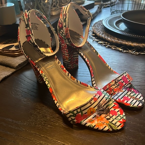 Worthington Shoes - WOR BECKWITH FLORAL HEELS!